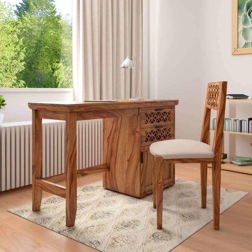 Table and Chair in Maduravoyal, Dindigul